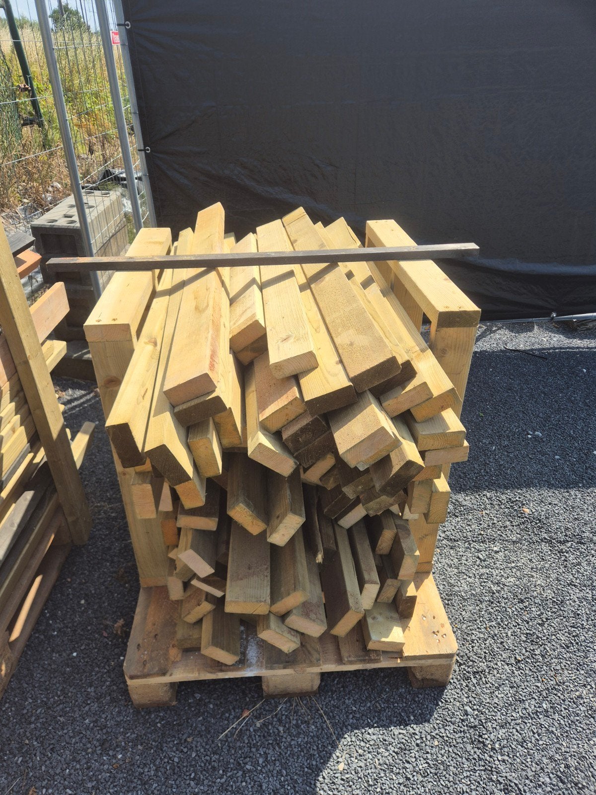 Partij geïmpregneerd hout / balken op Europallet, Tuin en Terras, Ophalen