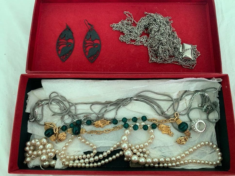Mooi lot sieraden en een ketting met zilver slot, Enlèvement ou Envoi, Argent, Collier