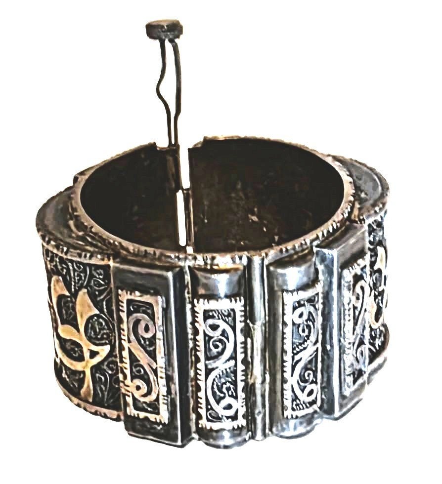 Bracelet en argent arabe avec calligraphie., Enlèvement ou Envoi, Comme neuf, Argent, Argent