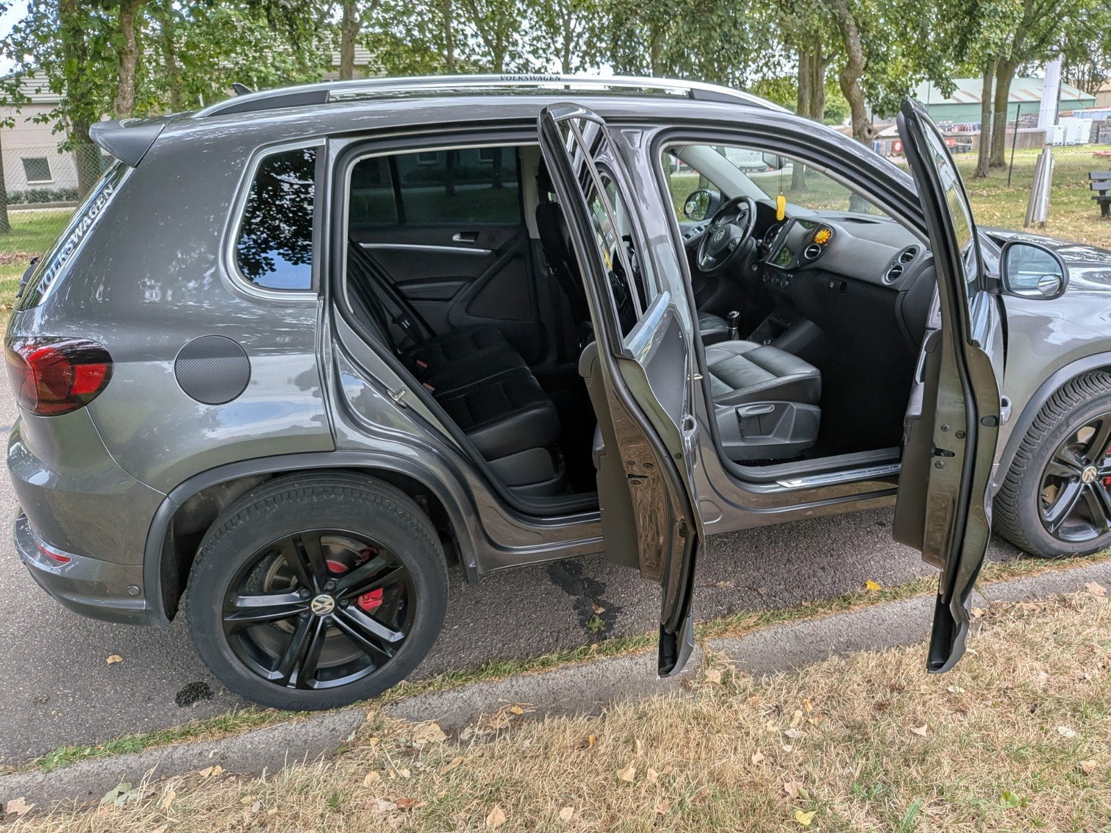 Volkswagen Tiguan Benzine te koop, Auto's, Volkswagen, Euro 6, Leder, 1395 cc, 5 deurs