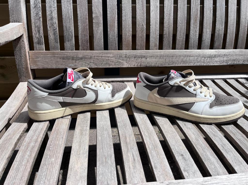 Sneakers Travis Scott x Jordan, Vêtements | Hommes, Chaussures, Enlèvement ou Envoi, Comme neuf, Blanc, Baskets