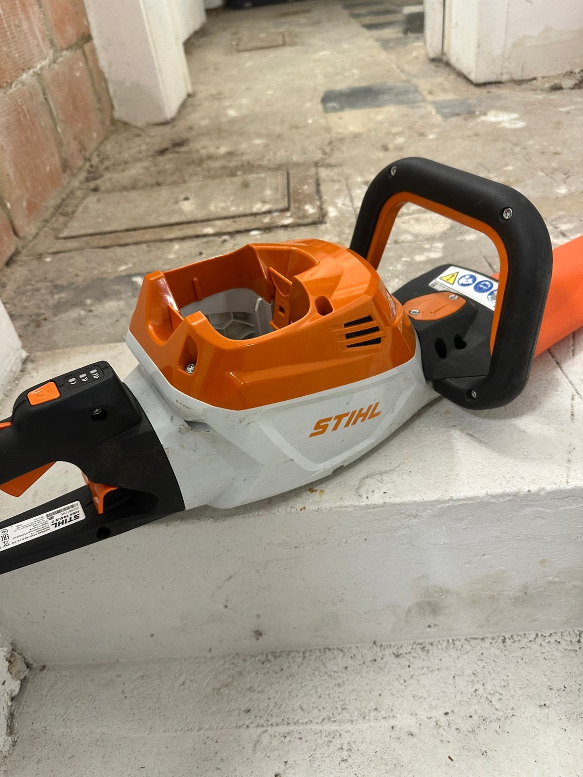 taille haie stihl hsa 140 T, Enlèvement, Comme neuf, Batterie