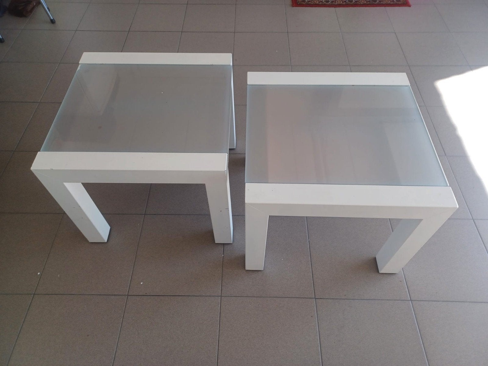 2 salontafeltjes/bijzet in alu wit & glas, Ophalen, Glas