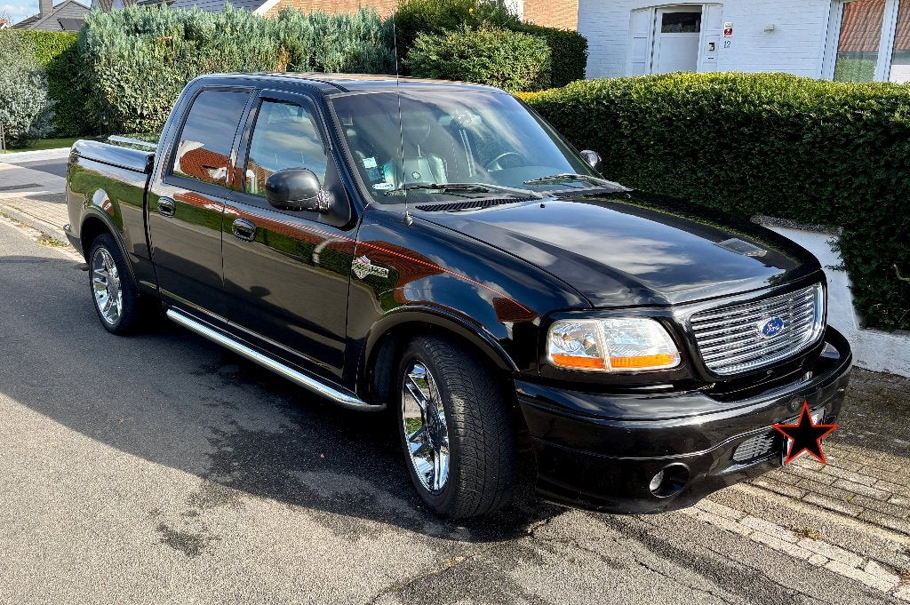 FORD F-150 HARLEY-DAVIDSON V8 MET SUPERCHARGER — 2002, Auto's, Automaat, Achterwielaandrijving, 5400 cc, Zwart