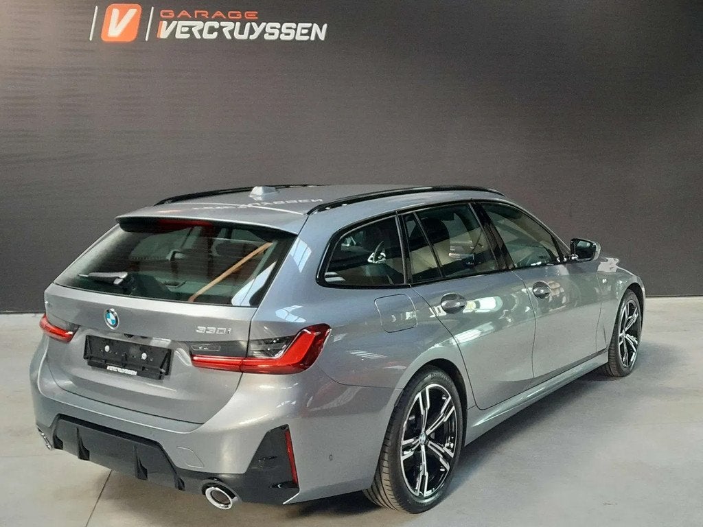 BMW 3 Serie 330 330i Touring xDrive Aut. (bj 2025), Auto's, BMW, Automaat, Gebruikt, Zwart, 4 cilinders