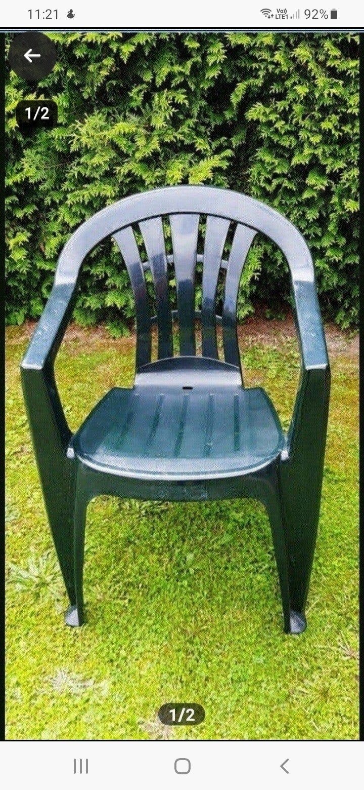 1 chaise de jardin vert