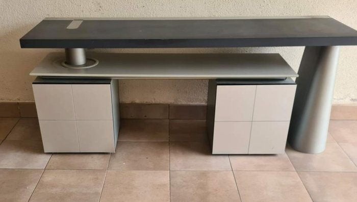 Bang & Olufsen Hi-Fi/tv-standaard — aluminium, Ophalen