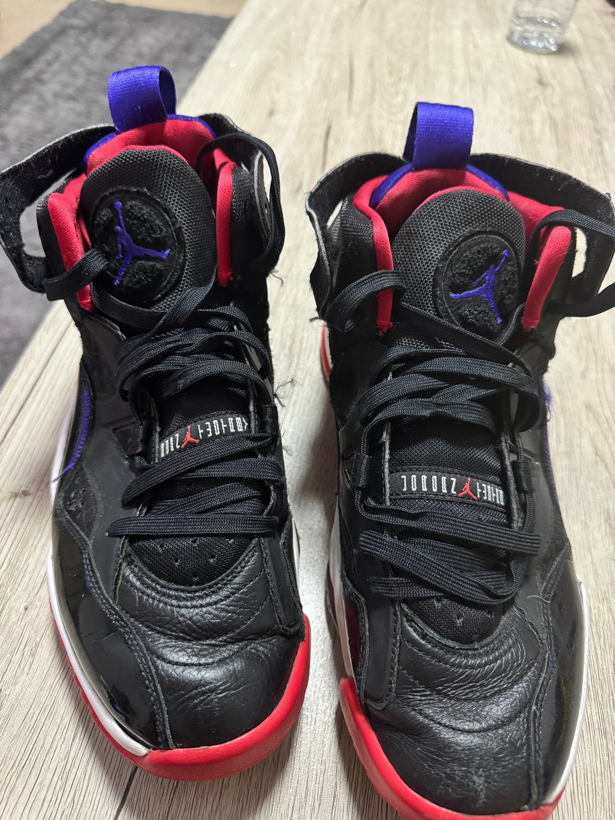 Jordan schoenen, Sport en Fitness, Basketbal, Ophalen, Zo goed als nieuw, Schoenen