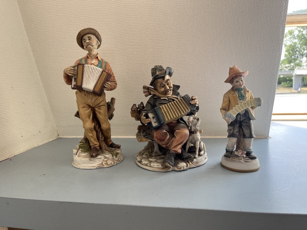 Vintage porseleinen accordeonbeeldjes 3 muzikanten, Ophalen of Verzenden