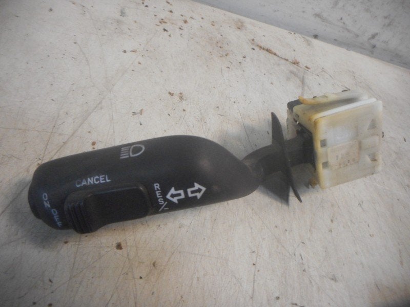 KNIPPERLICHTSCHAKELAAR Saab 9-5 (YS3E) (01-1997/12-2009), Auto-onderdelen, Dashboard en Schakelaars, Saab-de-info@saabgroup.com