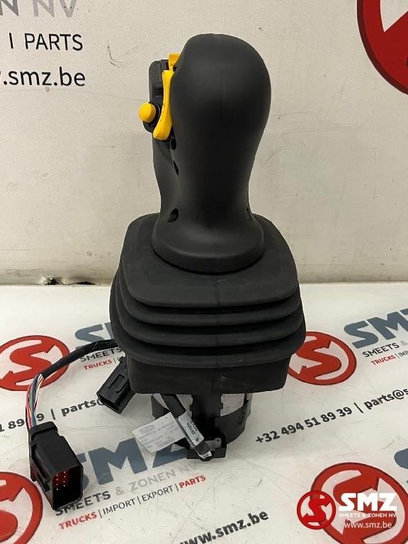 Joystick Caterpillar, Neuf
