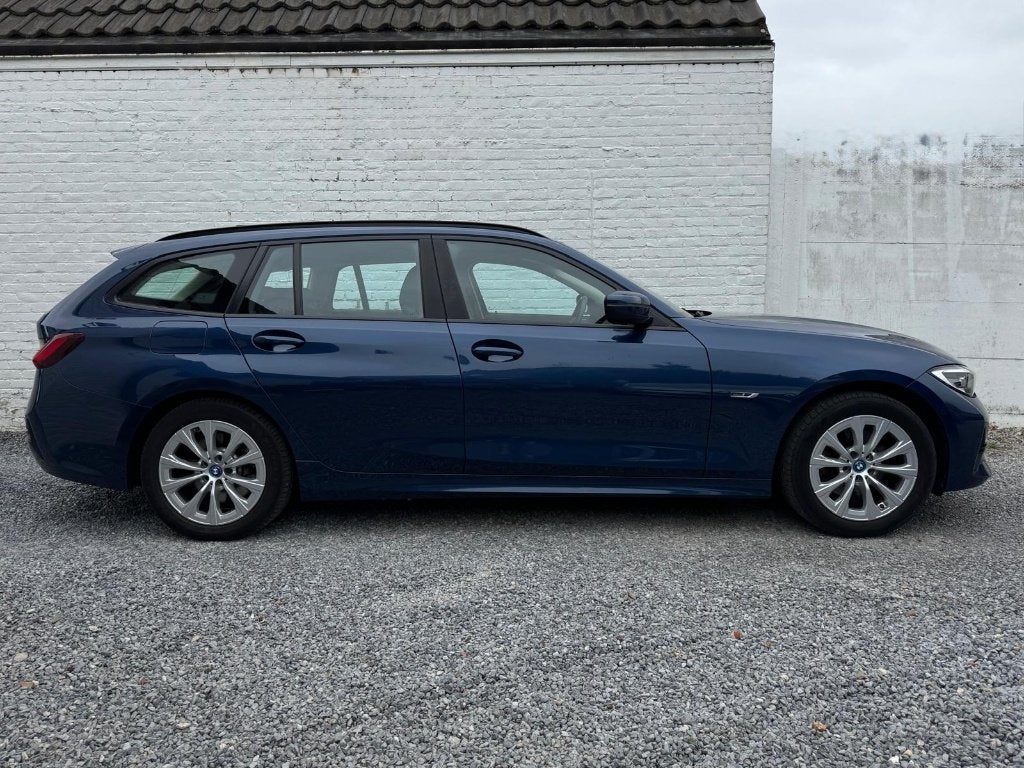 BMW 320 e PHEV * FULL HISTORIEK * CAMERA * SPORT * TREKHAAK, Auto's, BMW, Automaat, 4 cilinders, Blauw, Bedrijf