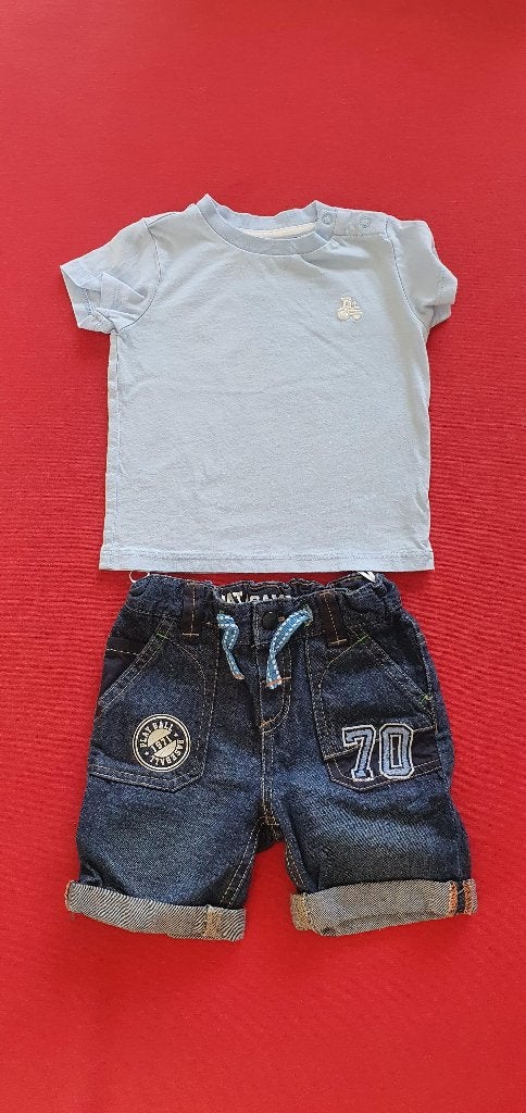 Ensemble t-shirt bleu ciel/short en jeans - T74 - Baby Club, Kinderen en Baby's, Babykleding | Maat 74, Ophalen, Zo goed als nieuw