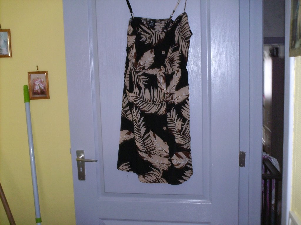 a vendre robe pour dame, Vêtements | Femmes, Robes, Enlèvement ou Envoi, Autres couleurs, Longueur genou, Taille 42/44 (L)