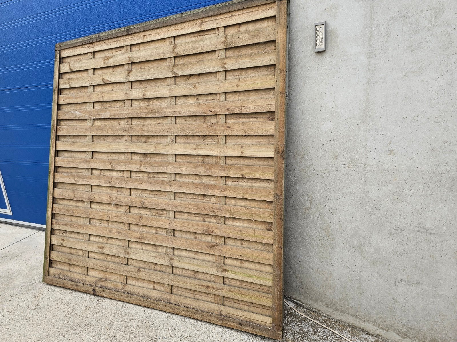 16 nooit gebruikte colstrop tuinschermenen, 8 palen en poort, Ophalen, 1 tot 2 meter, Minder dan 3 meter, Zo goed als nieuw
