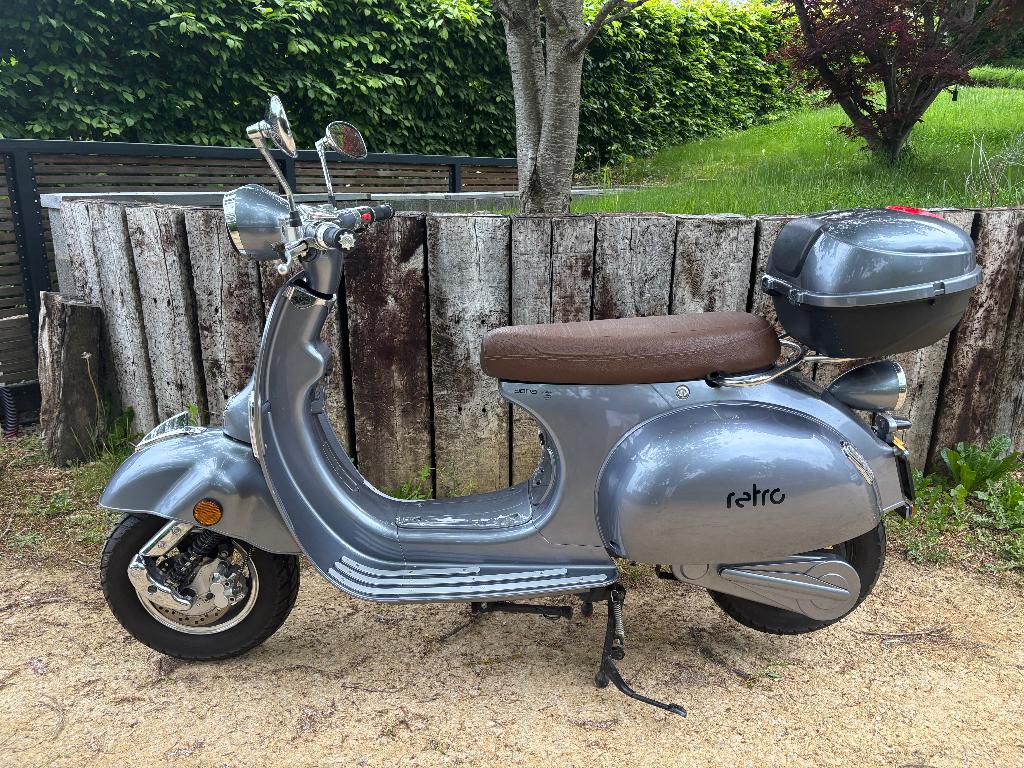 Vespa Retro électrique - Ydra (866 Km - comme neuve), Motos, Enlèvement, Jusqu'à 11 kW