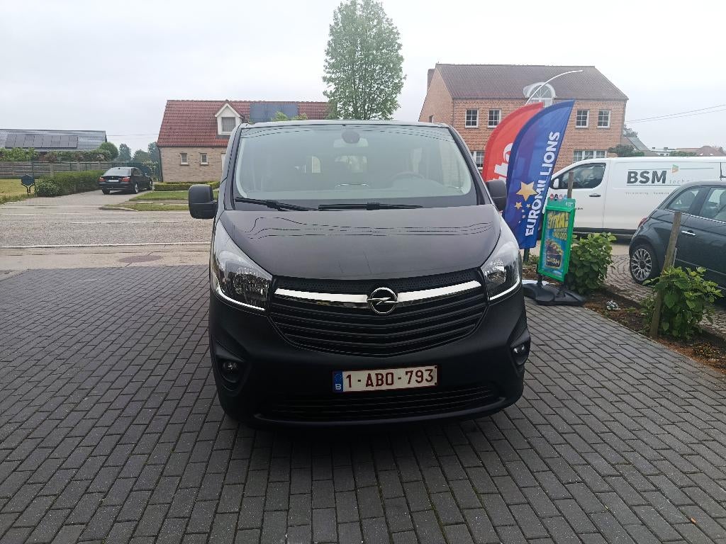 Opel Vivaro zwart, Autos, Opel, Euro 5, Achat, Vivaro, Boîte manuelle