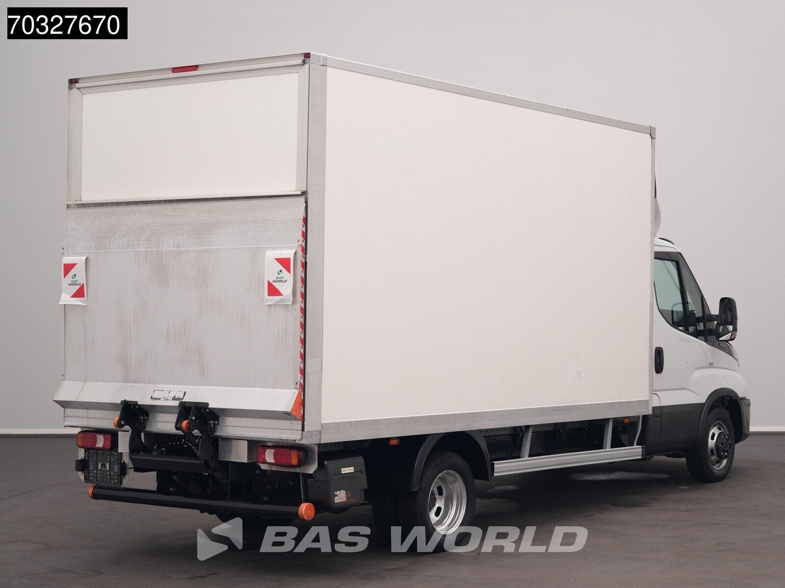Iveco Daily 35C16 3.0L Laadklep Dubbellucht Bakwagen Airco C, Auto's, Bestelwagens en Lichte vracht, Stof, Gebruikt, Euro 6, 4 cilinders