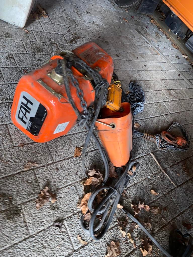 Takel 1 ton, Ophalen, Zo goed als nieuw