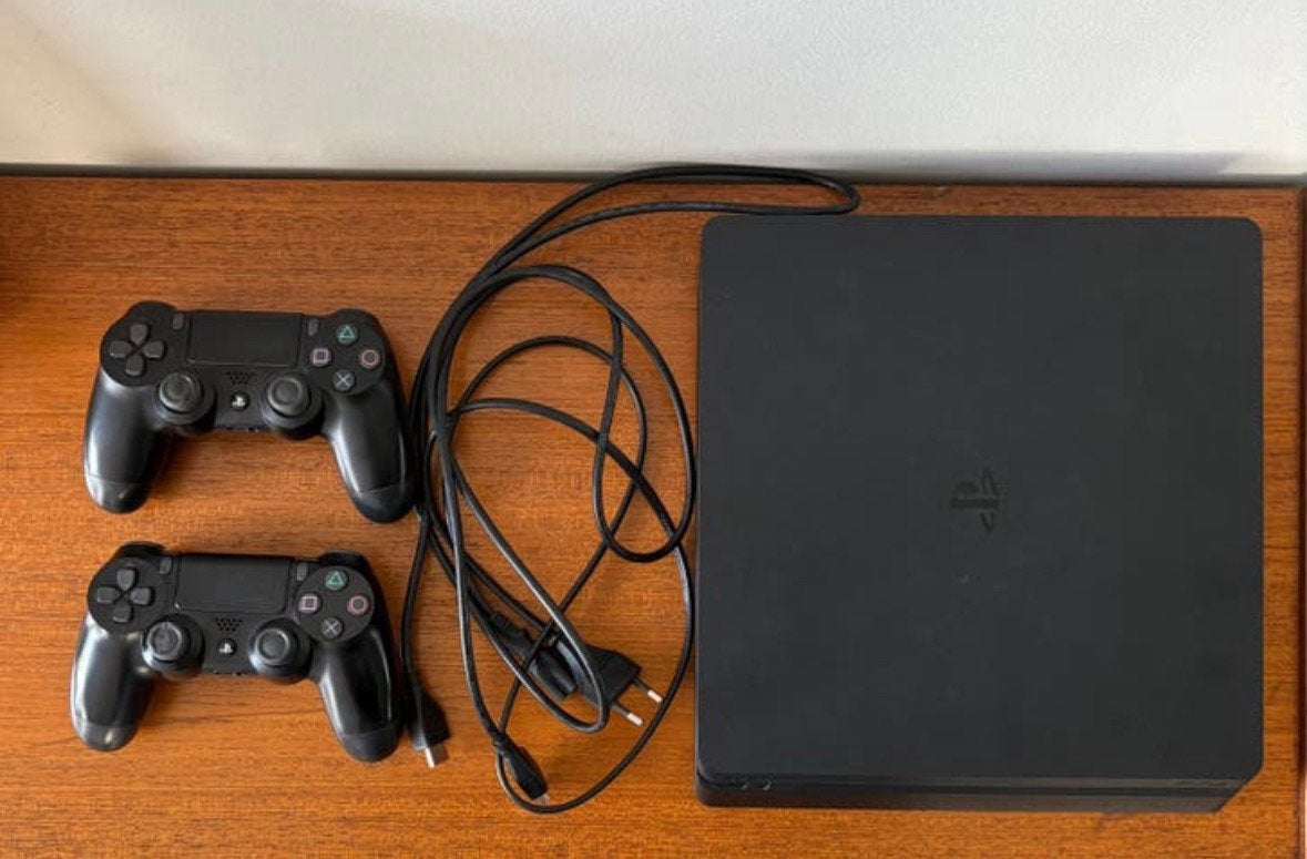 Ps4 slim, 2 controllers, 1tb, Games en Spelcomputers, Spelcomputers | Sony PlayStation 4, Ophalen, Gebruikt, Met 2 controllers