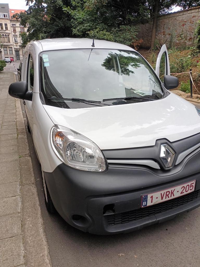Renault Kangoo utilitaire 2 places + chauffeur, Autos, Camionnettes & Utilitaires, Particulier, ABS, Phares directionnels, Régulateur de distance
