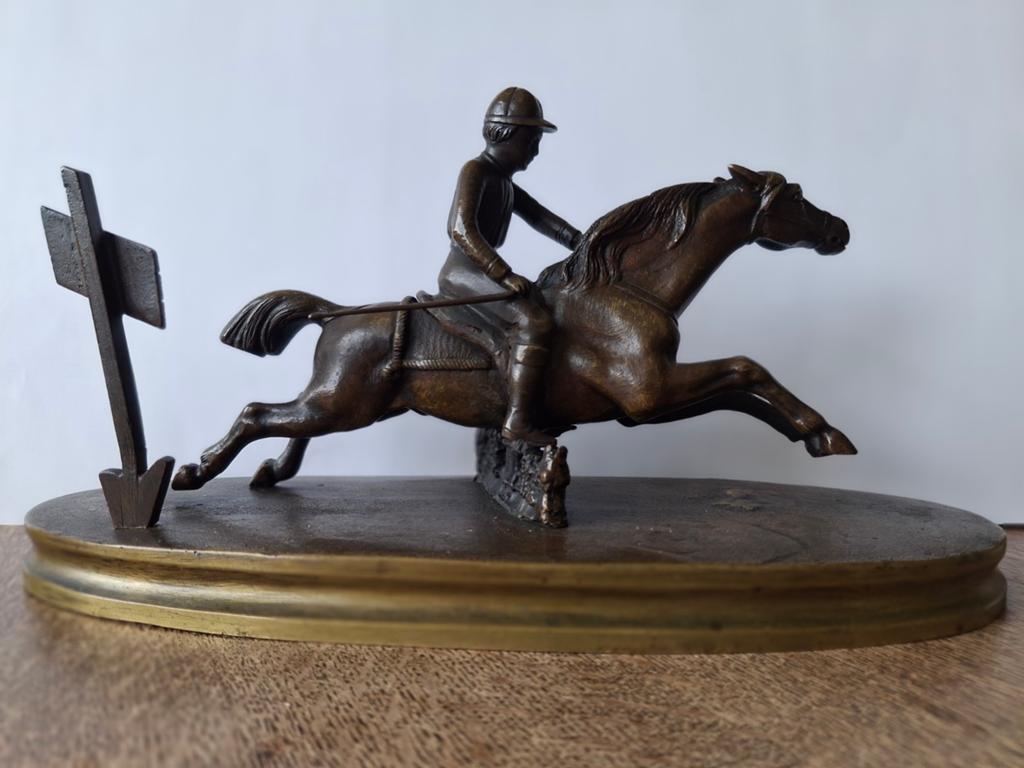 Paardje met jockey in brons, Ophalen, Brons