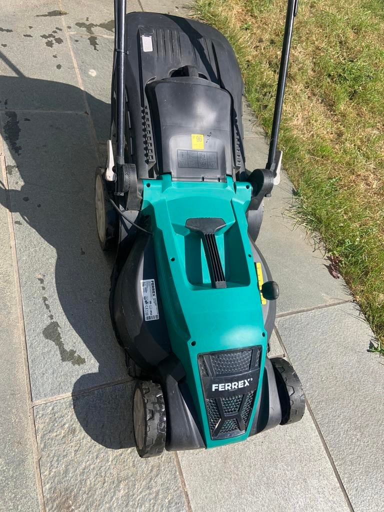 Elektrische grasmaaier Ferrex 1800 w - 44cm, Tuin en Terras, Ophalen, Gebruikt, Elektrische grasmaaier, Opvangbak
