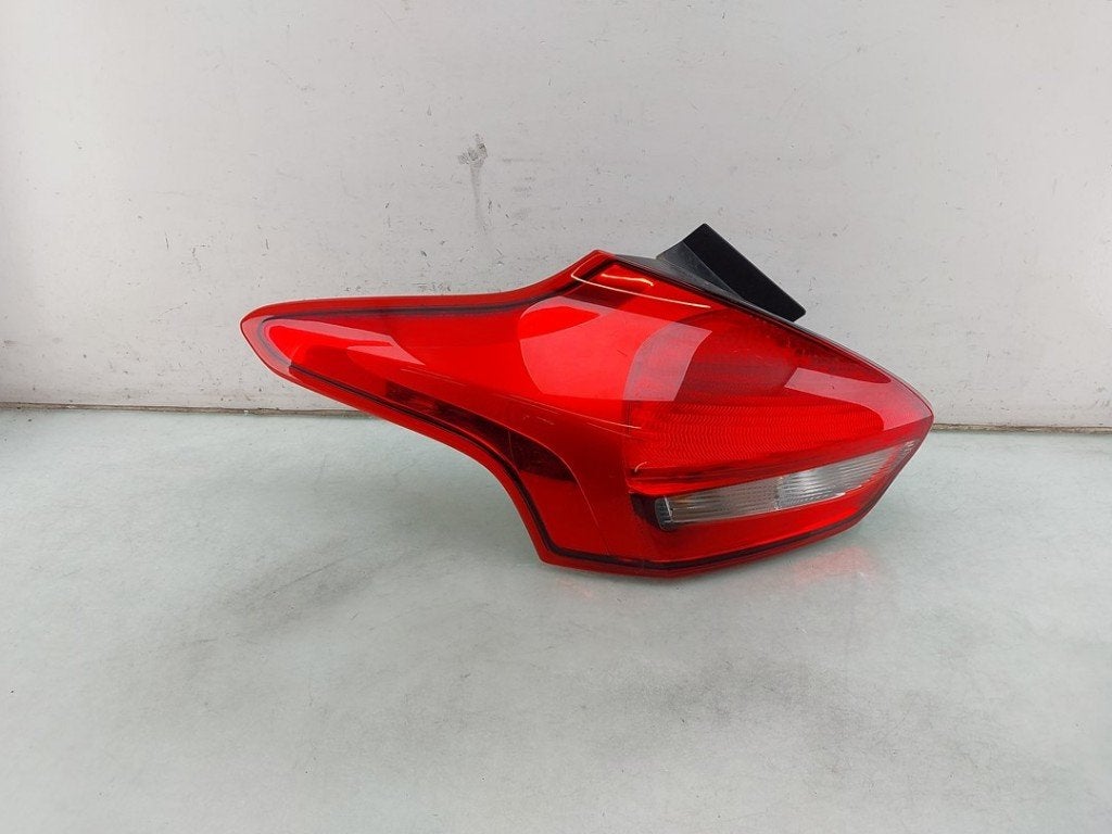 ACHTERLICHT LINKS Ford Focus 3 (01-2010/01-2020), Gebruikt, Henry-Ford-Straße  1
50735  Köln, DE, Ford-Werke GmbH, Kunden@ford.com
