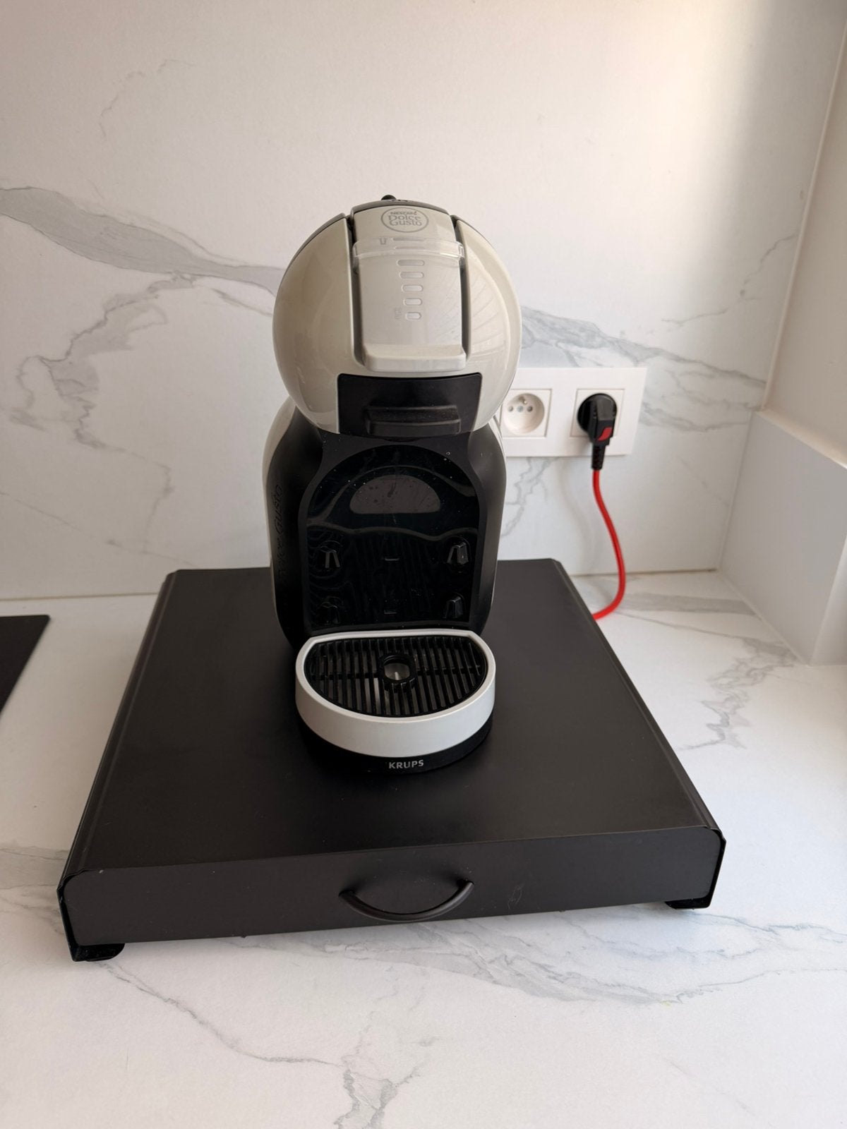Dolce gusto + cup houder, Ophalen, Gebruikt, Koffiemachine, 2 tot 4 kopjes