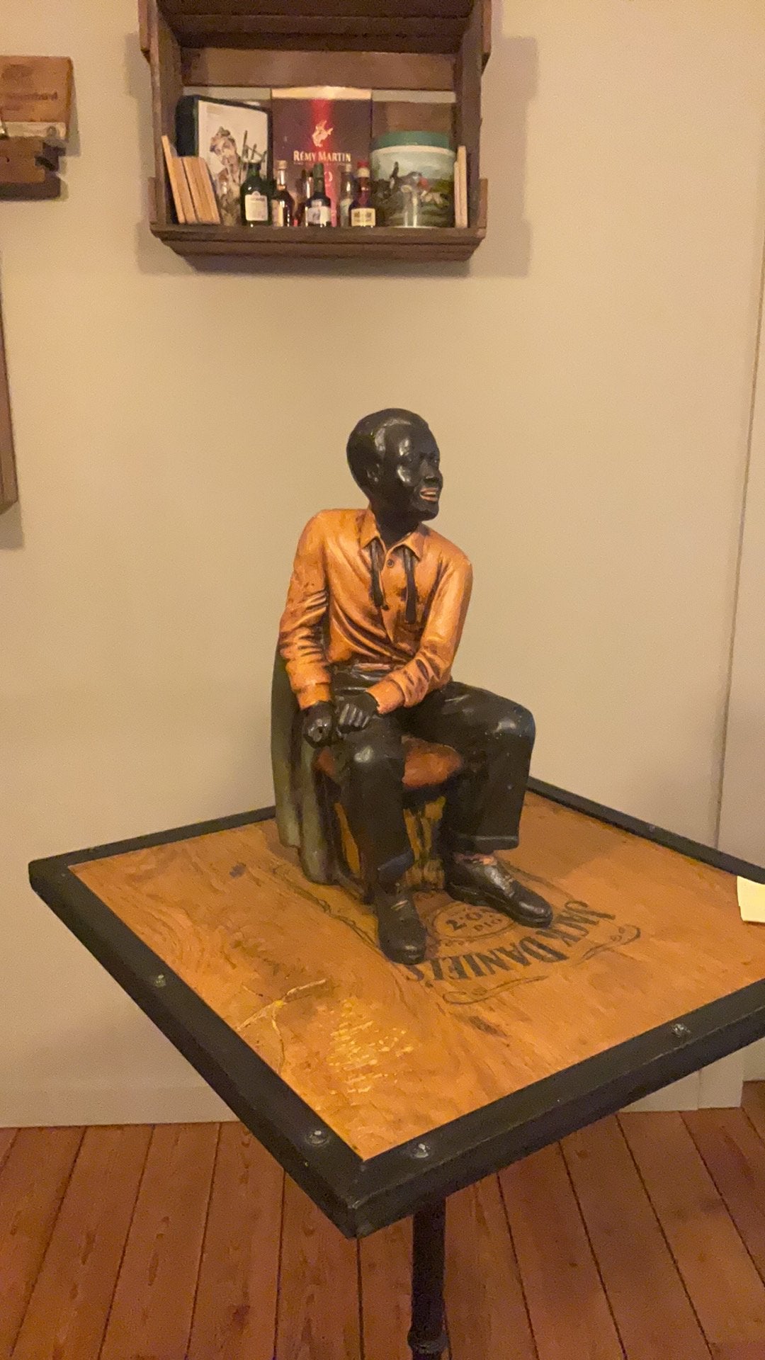 Statue en résine, Enlèvement