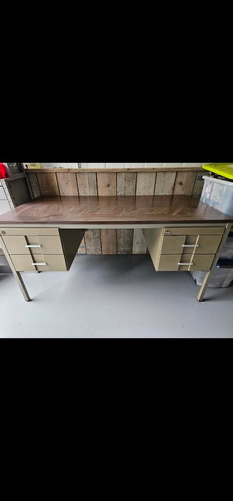 Industriële bureau, Enlèvement