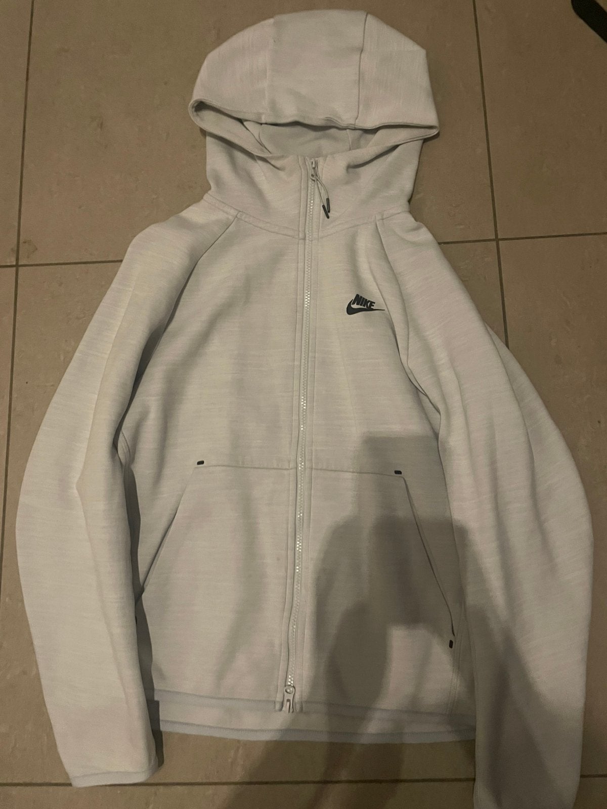 Nike tech wit, Enlèvement ou Envoi, Comme neuf, Taille 48/50 (M)