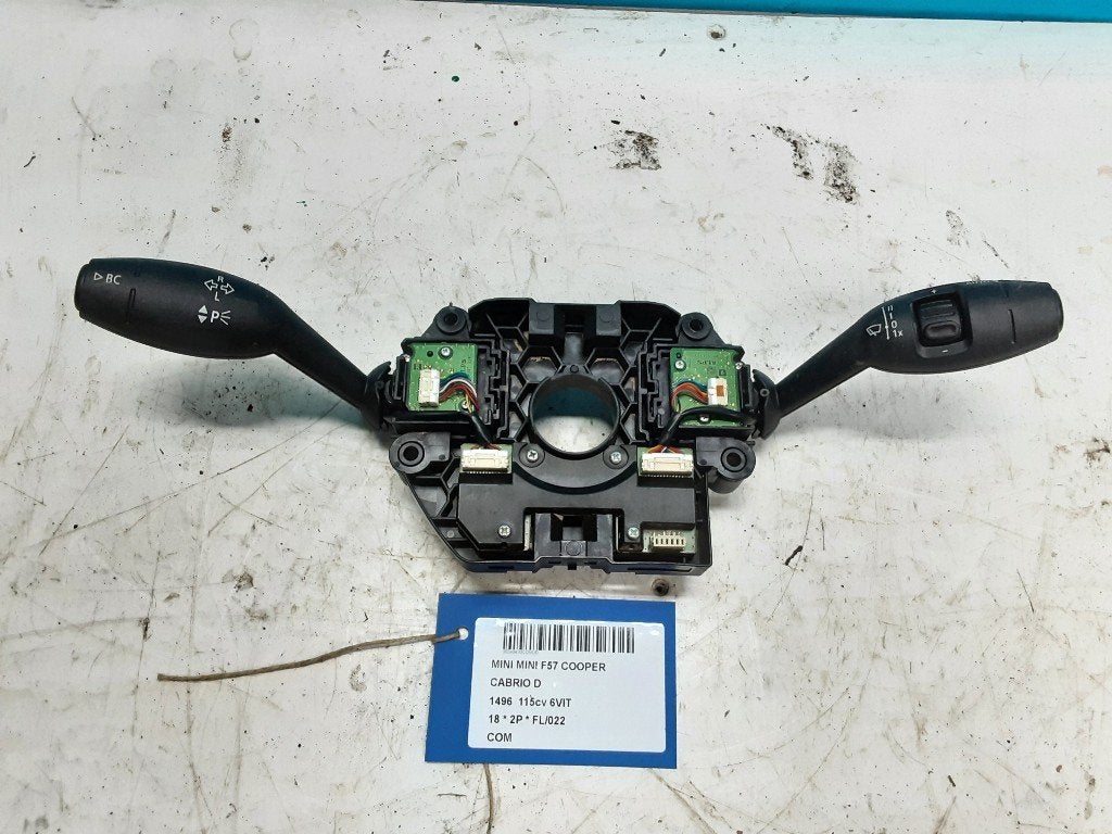 COMMUTATEUR Mini Mini Convertible (F57) (01-2014/10-2017), Petuelring 130
80809  München, DE, Mini, Utilisé, Minikundenbetreuung@mini.de