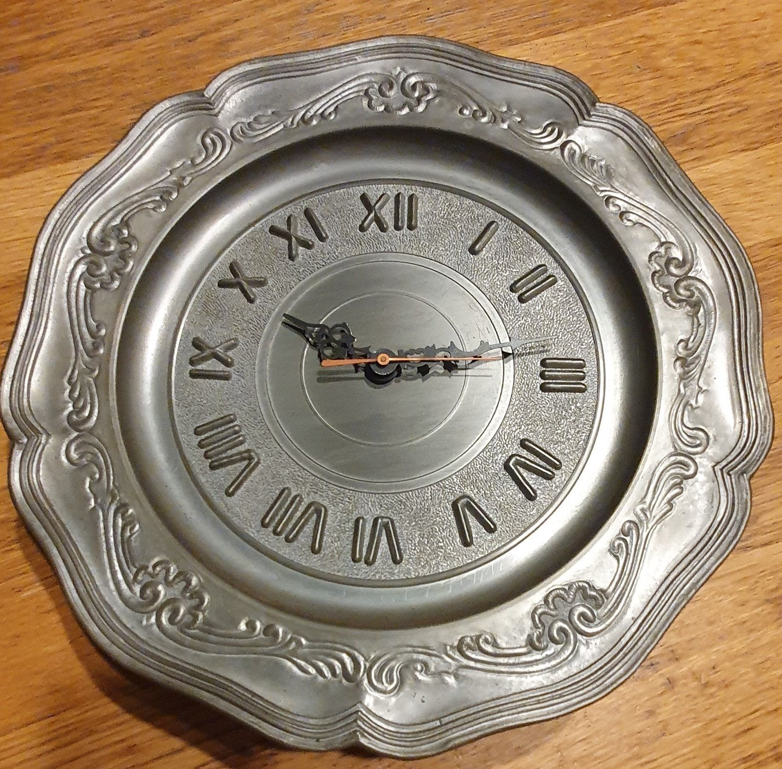 Horloge murale en étain, Antiek en Kunst, Ophalen