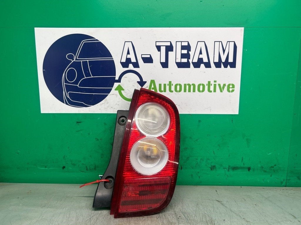 FEU ARRIÈRE DROIT Nissan Micra (K12) (01-2003/06-2010), Germany@nissan-services.eu, Kronenweg 38
50389  Wesseling, DE, Utilisé