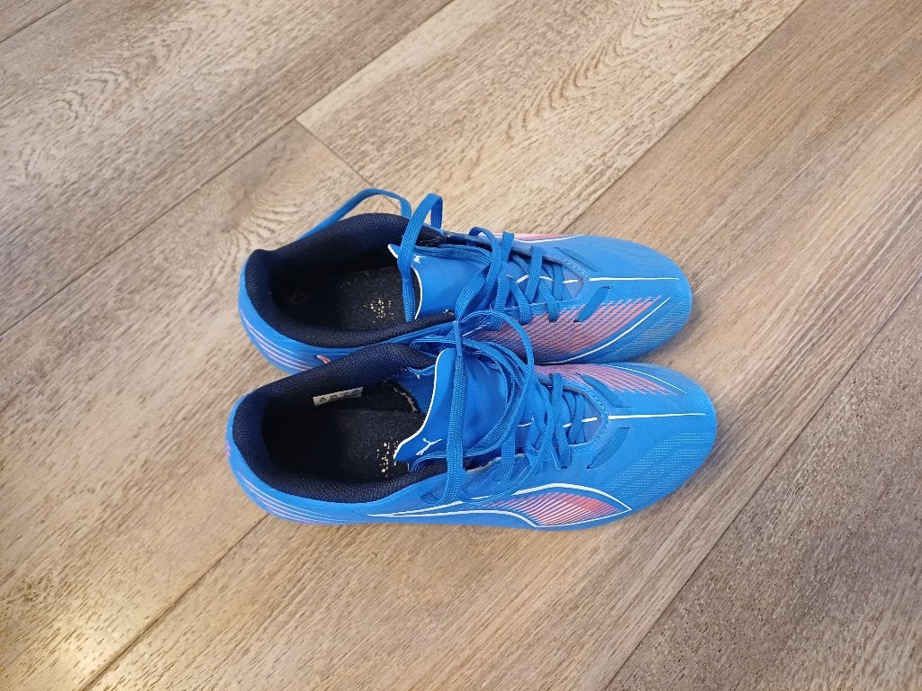 Voetbalschoenen, Sport en Fitness, Voetbal, Ophalen, Zo goed als nieuw, Schoenen