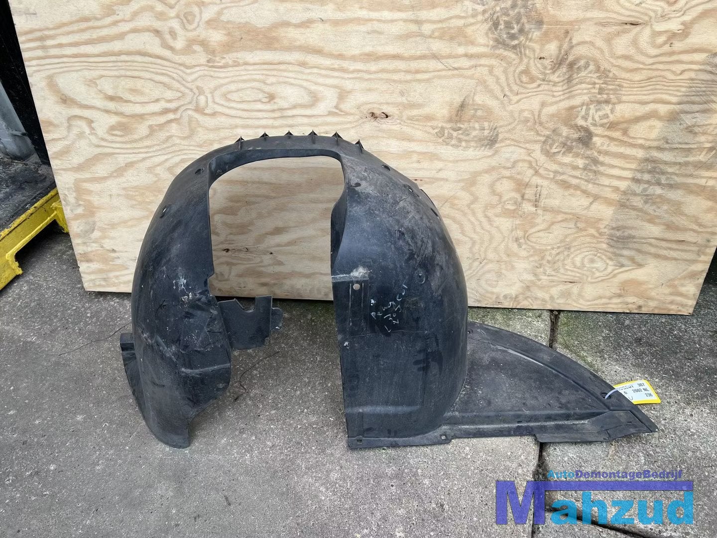 PEUGEOT 307 Links voor modderkuip wielkuip 2002-2012, Taurusavenue 1
2132 LS  Hoofddorp, NL, Contact.group@renault.com, Stellantis N.V.