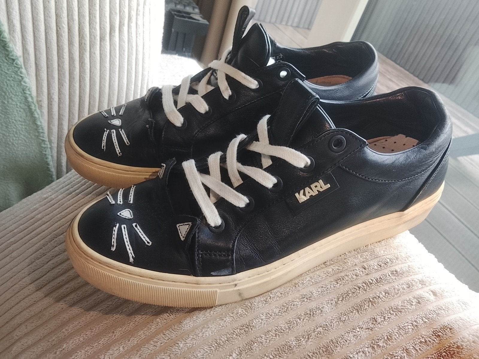 Chaussures pour chats Karl Lagerfeld Choupette 39, Karl Lagerfeld, Sneakers et Baskets, Enlèvement, Noir