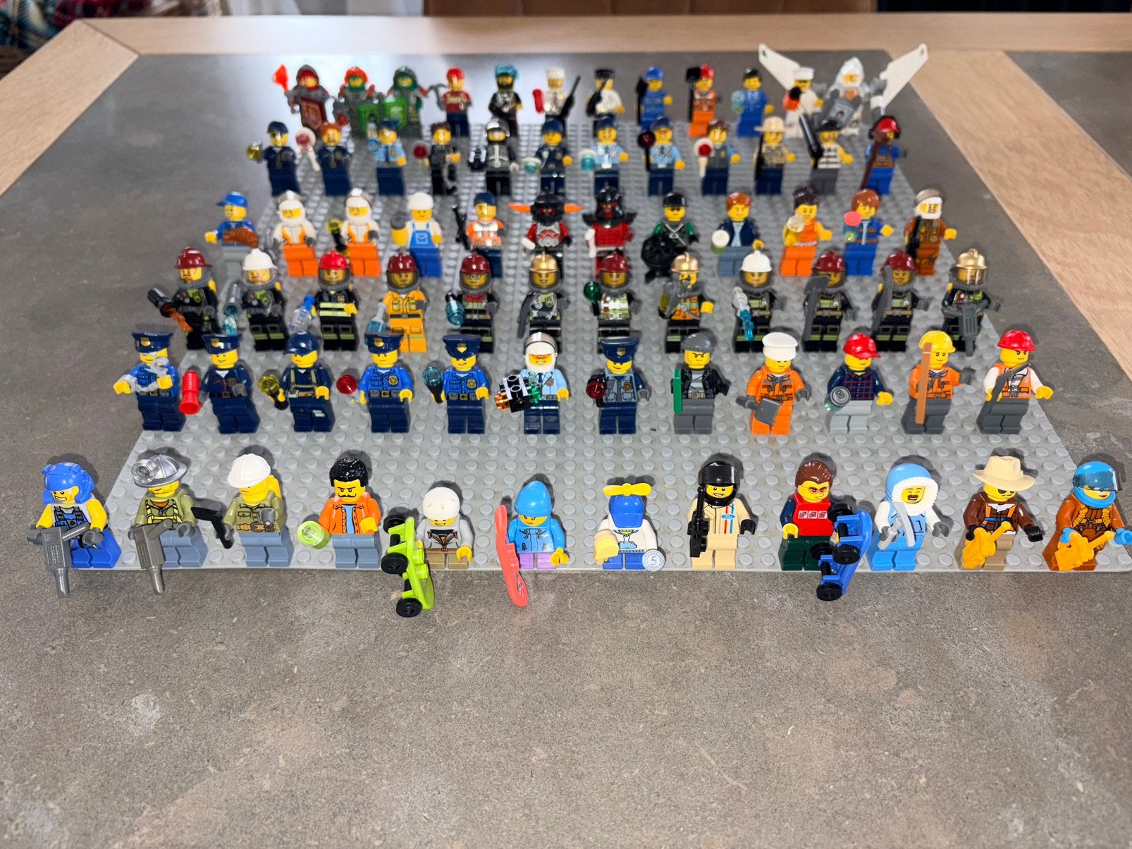 Lego figuren 1,5€ per stuk, Kinderen en Baby's, Speelgoed | Duplo en Lego, City, Lego, Ophalen of Verzenden, Zo goed als nieuw