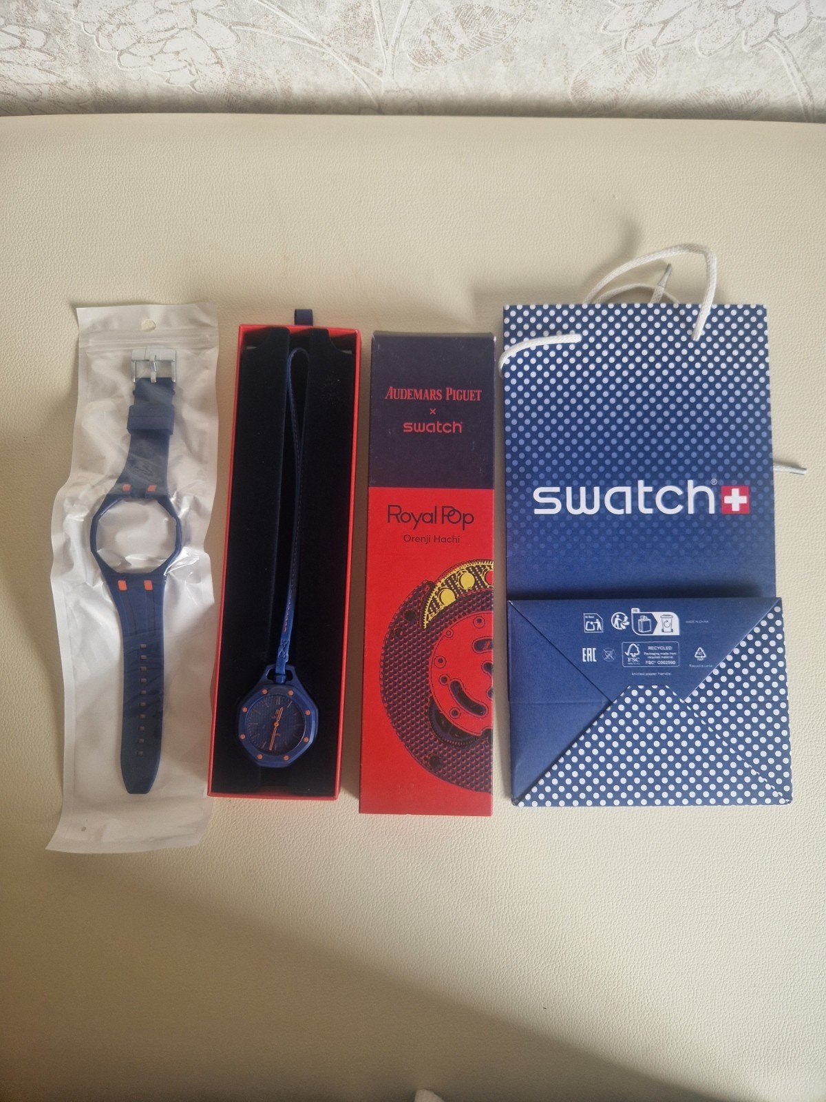 montre swatch royal pop orenji hachi, Enlèvement ou Envoi