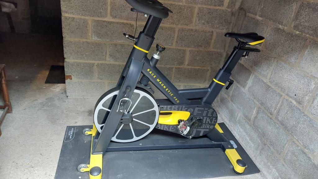 Spinningfiets splinternieuw,nauwelijks gebruikt, Sport en Fitness, Fitnessapparatuur, Ophalen, Spinningfiets