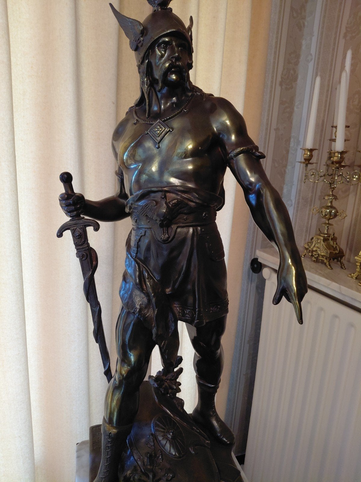 Groot beeld in legering getekend e picault, Antiek en Kunst, Antiek | Brons en Koper, Ophalen