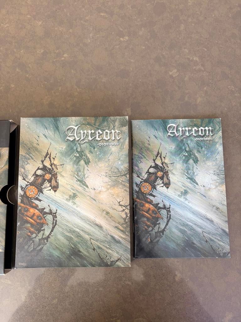 2 CD + DVD Ayreon 01011001 Limited edition box, Cd's en Dvd's, Cd's | Hardrock en Metal, Zo goed als nieuw, Boxset, Ophalen of Verzenden