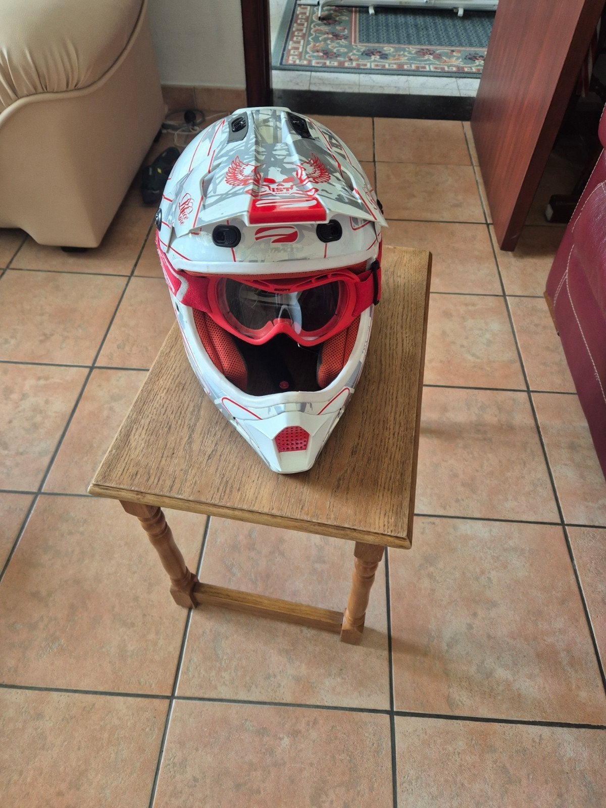 Casque moto, Enlèvement