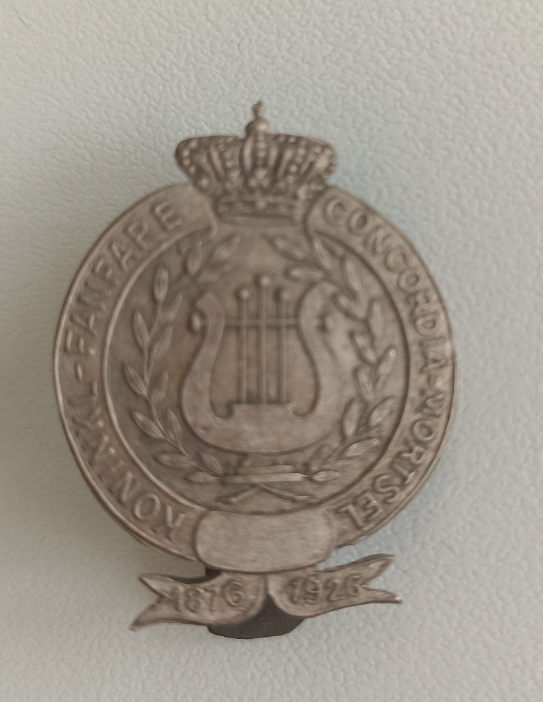 Jubileumpin Koninklijke fanfare Concordia Mortsel 1976-1926, Enlèvement ou Envoi, Utilisé, Ville ou Campagne, Insigne ou Pin's