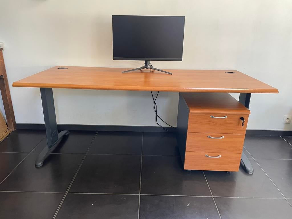 Bureau met ladeblok en rolluikkast, Ophalen, Zo goed als nieuw, Hout