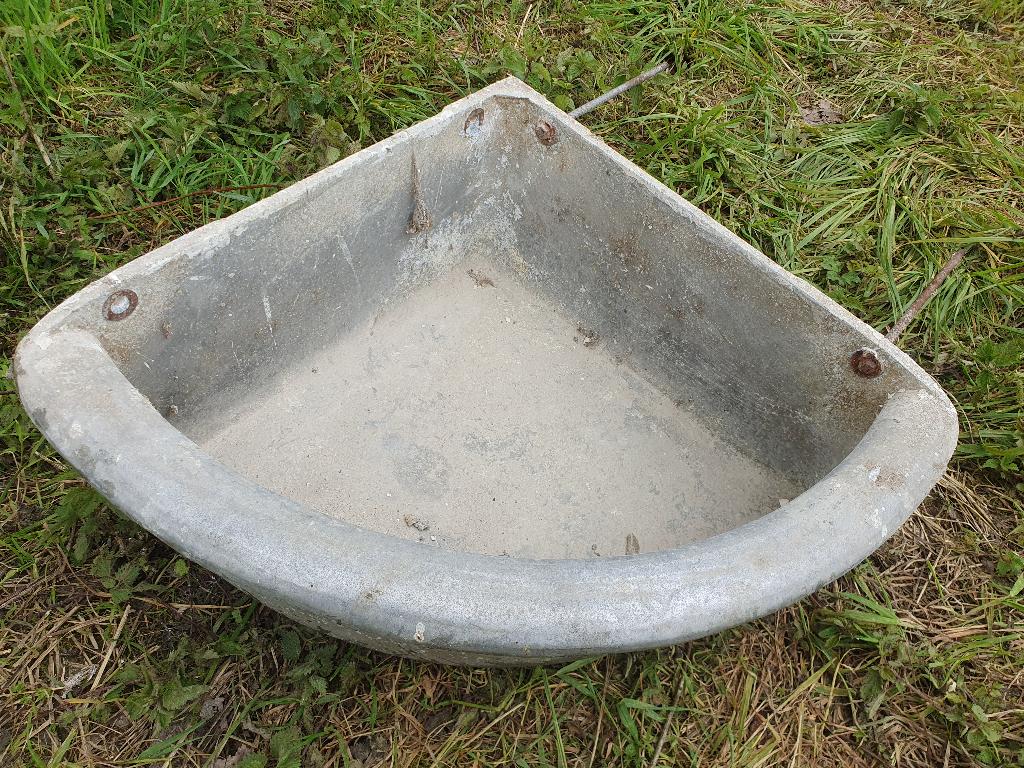 Voerbak voor paarden, Dieren en Toebehoren, Ophalen, Gebruikt