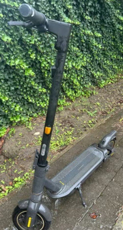 trottinette ninebot g2 max 370 euro toute propre, Enlèvement ou Envoi