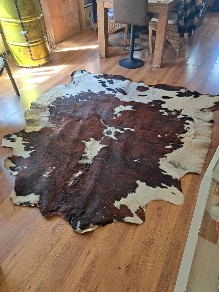 Koeienhuid vloerkleed, Ophalen, Zo goed als nieuw