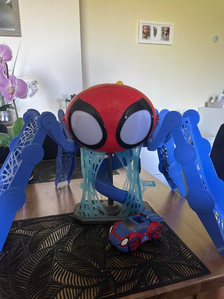 QG de Spidey avec voiture, Enlèvement, Utilisé